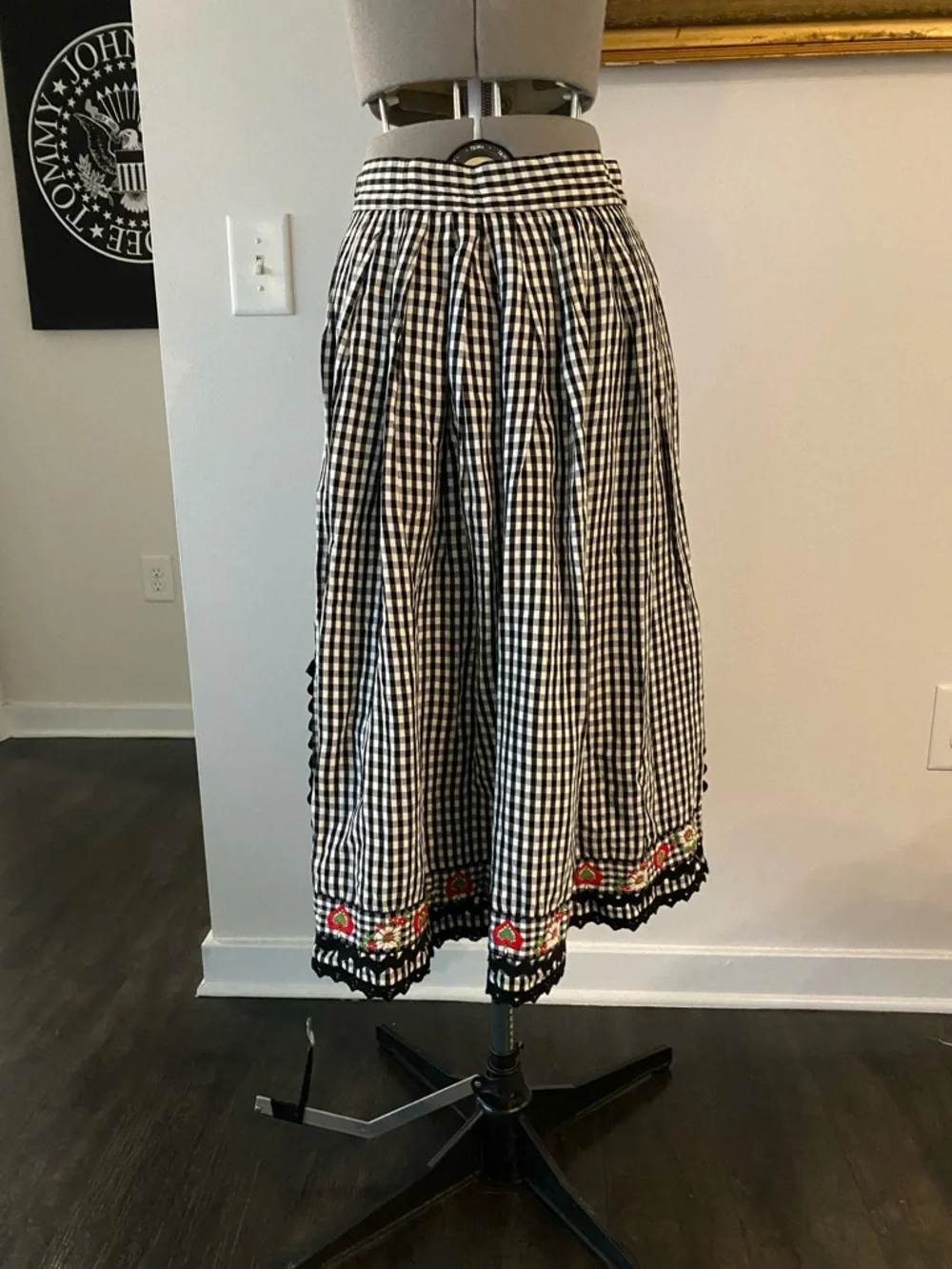 Vintage Handmade Black & White Gingham A-Line Skirt with Floral Trim - Picture 5 of 7